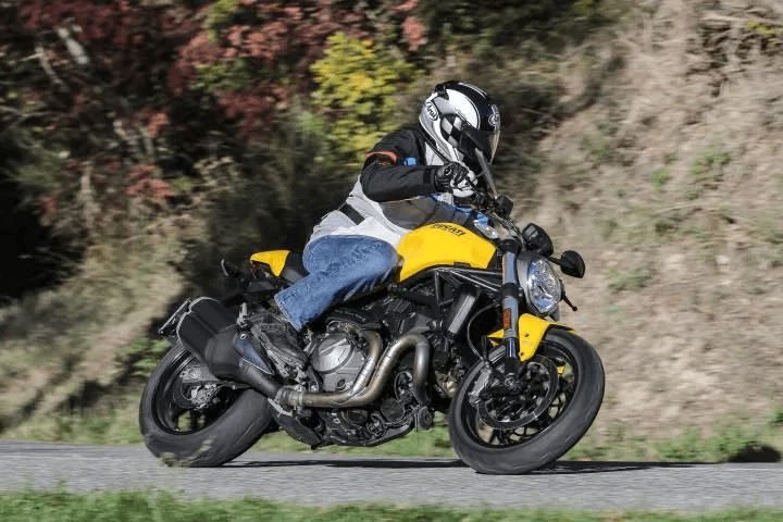 Cruiser vs. Sportbike – Who offer better performance