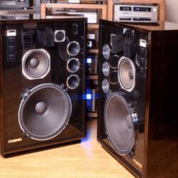 tannoy-vs-klipsch-which-brand-has-more-premium-quality-floor-standing-speakers