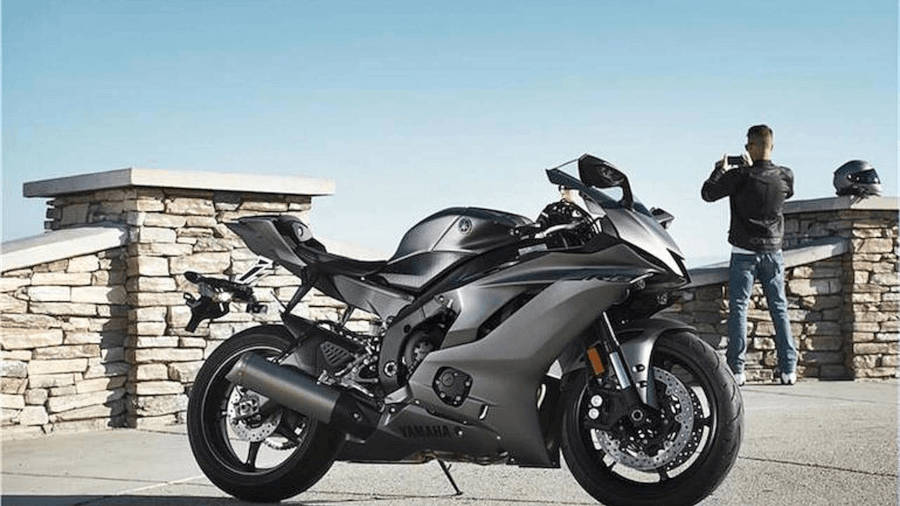 yamaha-r1-vs-r6-who-offers-the-most-comfortable-ride