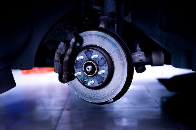 What Causes The Car Brakes To Make Noise While Driving